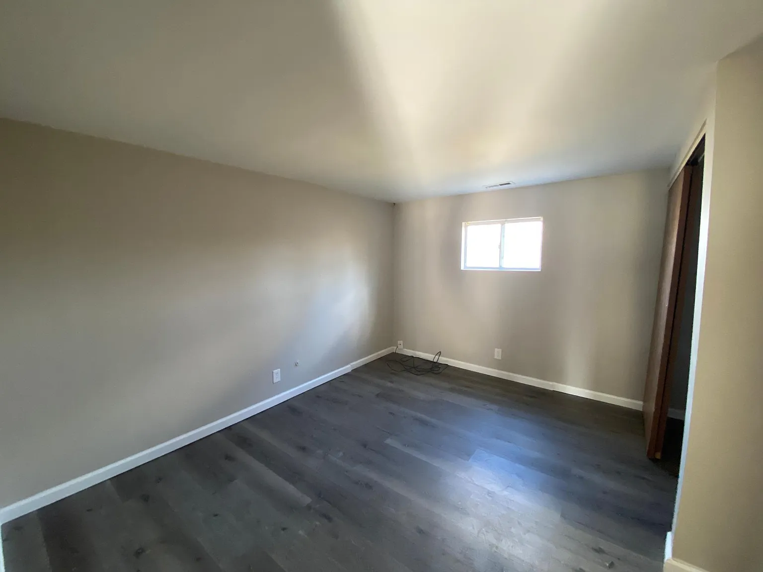 2 bed, 900 sqft, $1,000 — Photo 3