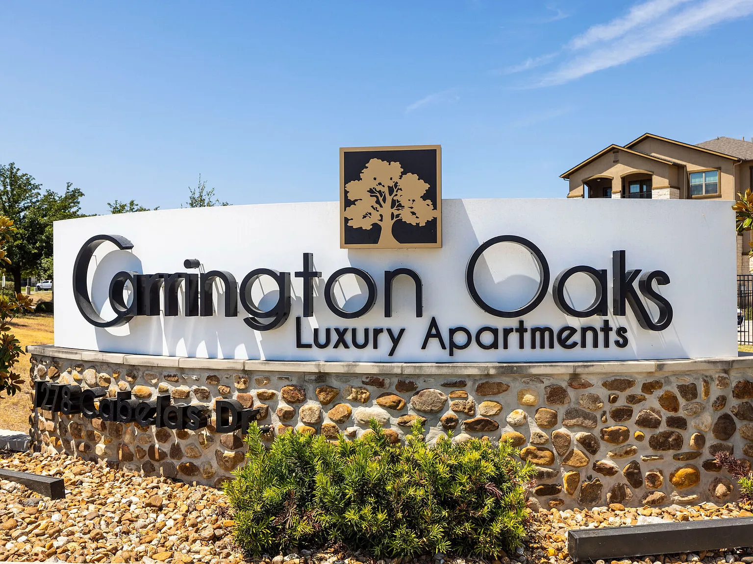 Carrington Oaks — Photo 1
