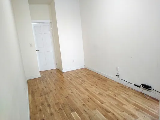 Rented by Evergreen Realty & Investments | media 10