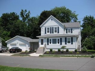 5 Apple St, Edison, NJ 08817
