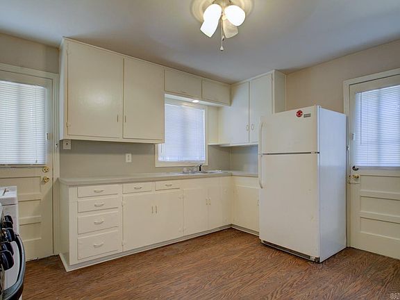 5th image of 2813 Garland Ave