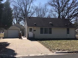 201 Rose Ave, Loves Park, IL 61111