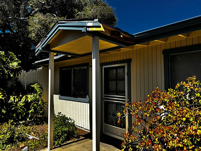 917 E Gutierrez St #917B — Photo 15