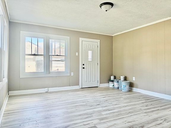 3rd image of 505 Columbus St