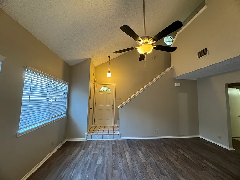 5851 Spring Grn — Photo 2