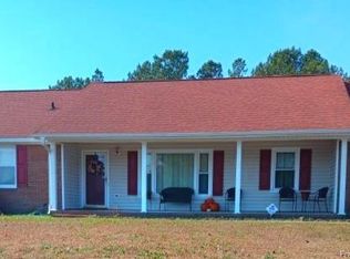 7822 Adrian Dr, Fayetteville, NC 28314