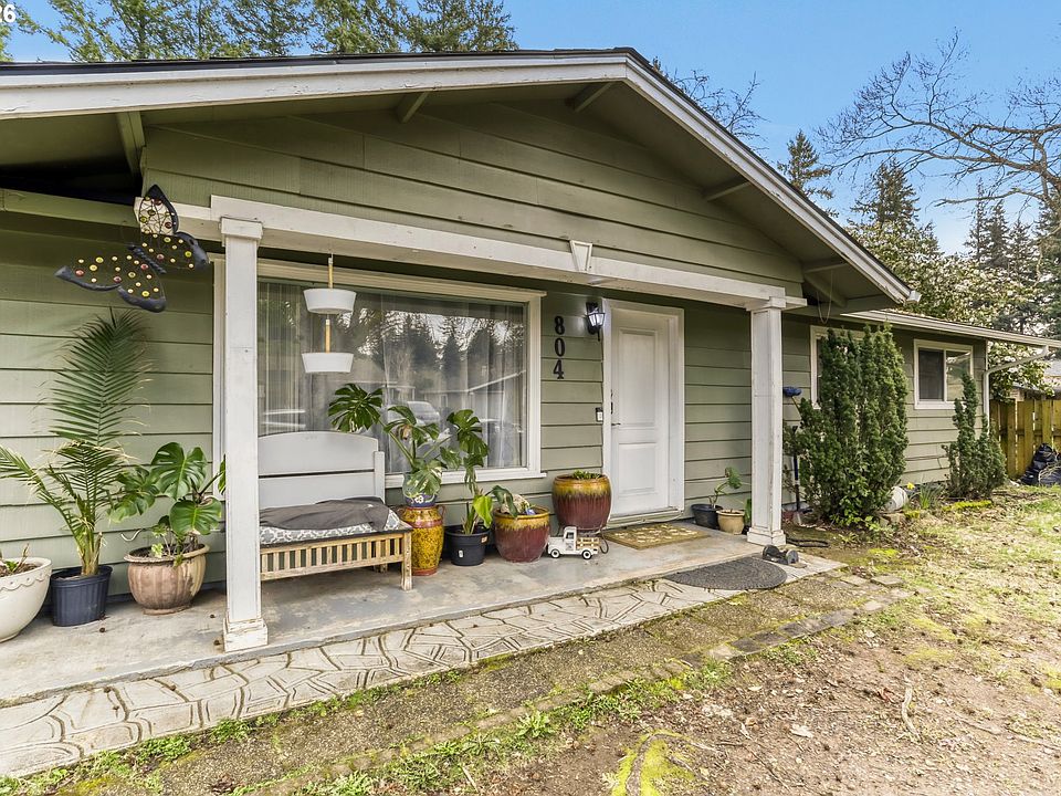 1st image of 804 SE 176th Pl