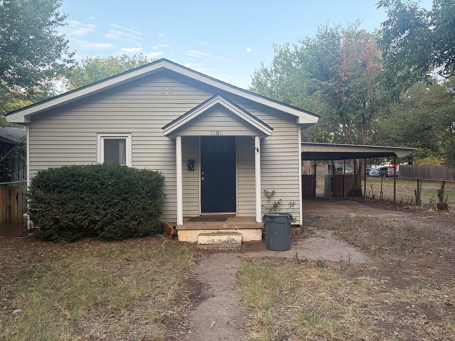 3 bed, 1.5 bath, 1100 sqft, $1,600 — Photo 2