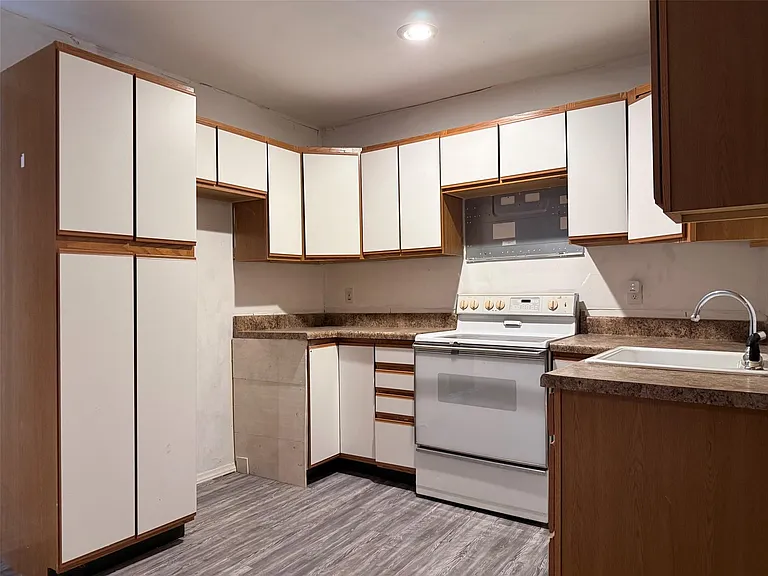 2110 Lariat Trl — Photo 9
