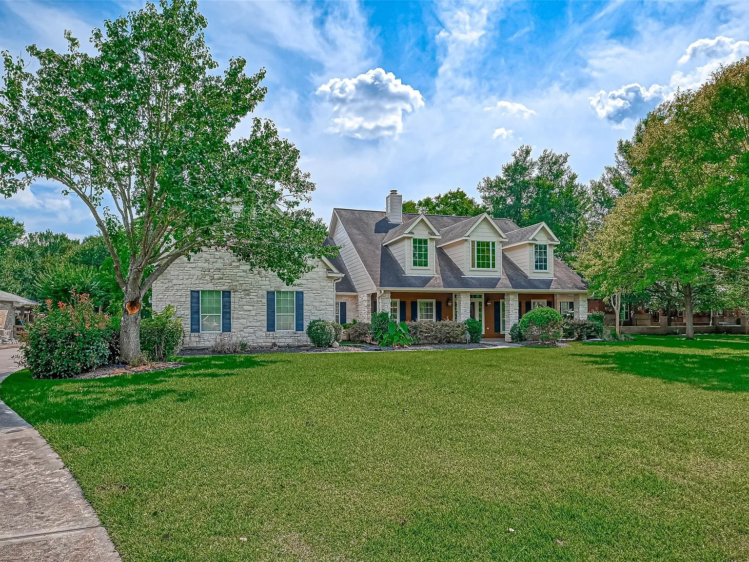 4 bed, 3.5 bath, 3540 sqft, $4,500 — Photo 2