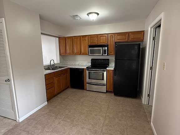 3rd image of 504 Landview St Unit C