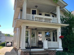 2116 Bunts Rd, Lakewood, OH 44107