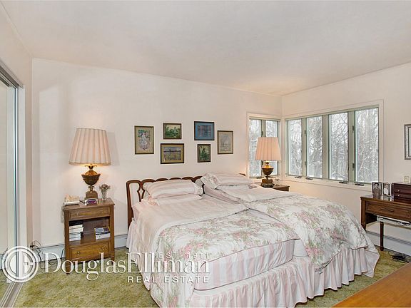 3rd image of 3970 Daleview Ave