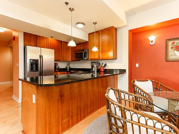 4th image of 111 N Ashley St Suite 902