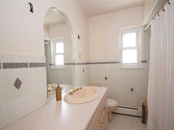 144-33 Coolidge Avenue image 13 of 16