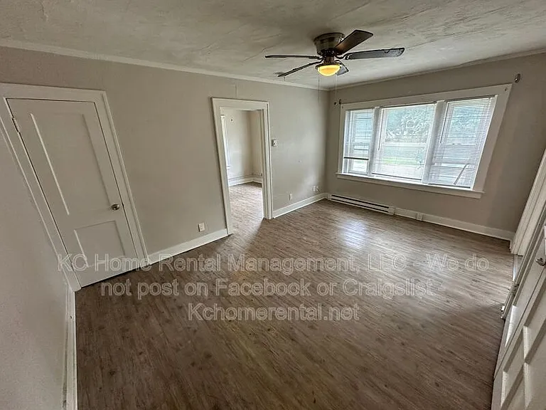 305-307 N Gladstone Blvd #21 — Photo 19