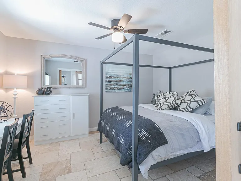 1432 Desert Hills Dr — Photo 10