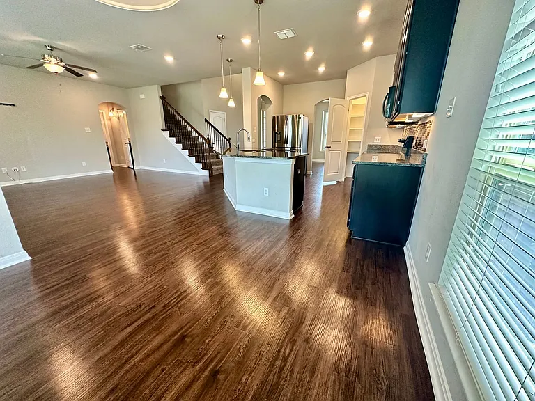 10612 Langham Dr — Photo 6