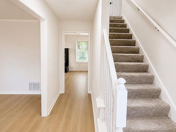 5th image of 5715 Bartlett Woods Dr