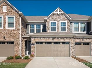 5710 Lachlan Hill Ln, Charlotte, NC 28278