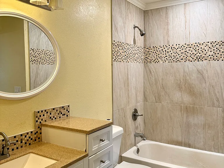 8647 Mallard Reserve Dr #102 — Photo 5