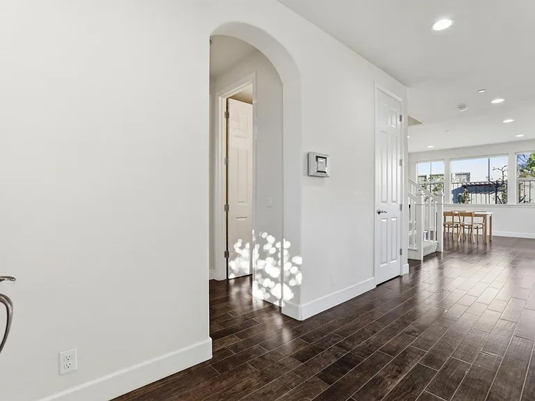 2582 Minuet Dr — Photo 3