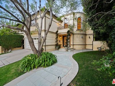 215 N Bowling Green Way, Los Angeles, CA, 90049