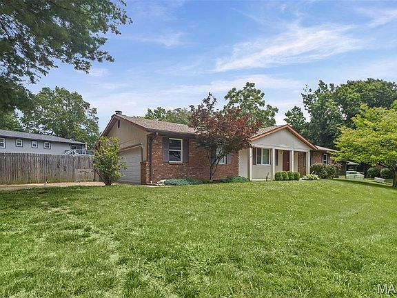 3rd image of 2002 Lemontree Ln