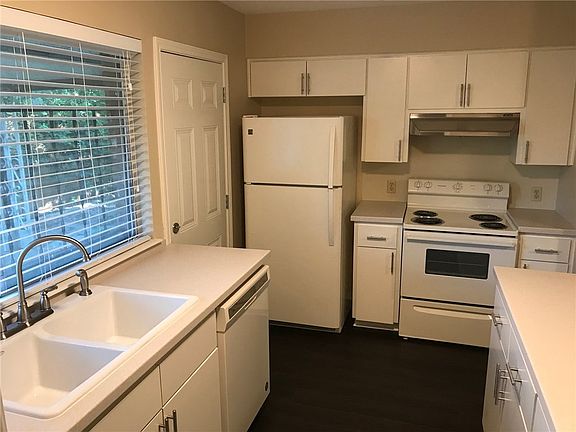 5th image of 2028 Monarch Dr Unit A