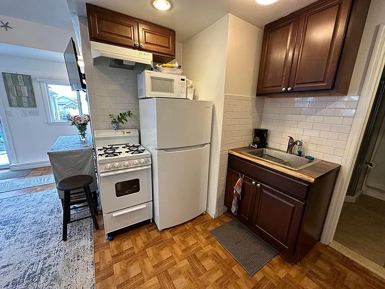 Knollwood Rd — Photo 2
