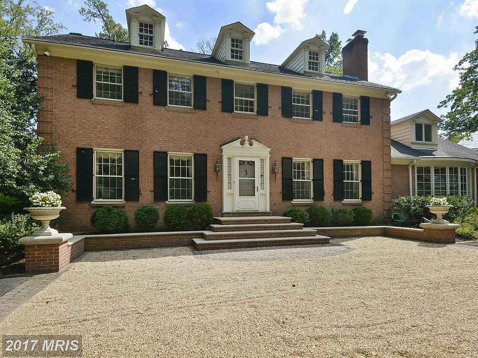 1st image of 1009 Savile Ln