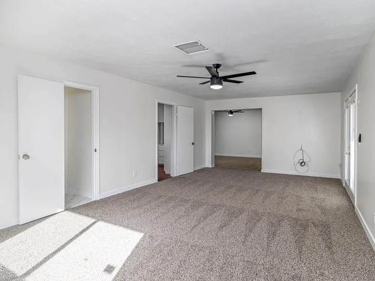 1303 W Devonshire St #1 — Photo 17