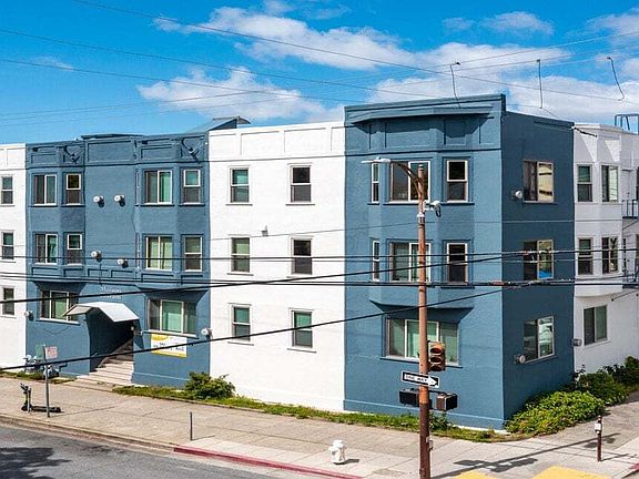2nd image of 2241 Durant Ave #2B-1Ba-482Sqft