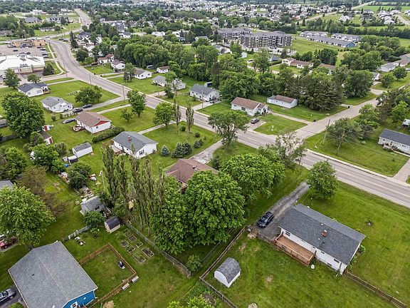 3rd image of 45 Meadowbank Rd