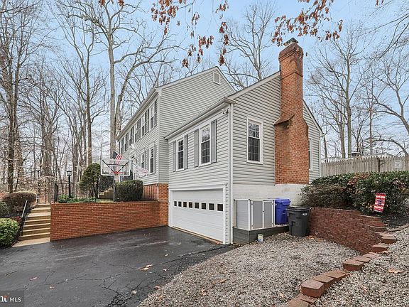 4th image of 3024 Jenny Ln