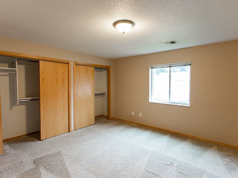 Deer Ridge Apartments — Photo 10