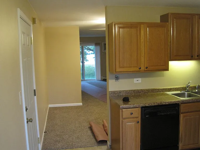 522 Brookside Dr — Photo 2
