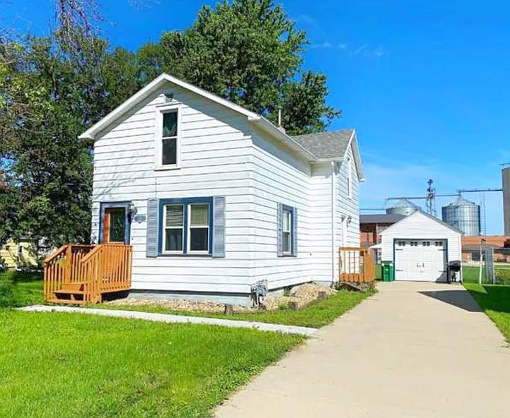 1st image of 655 Purdy St