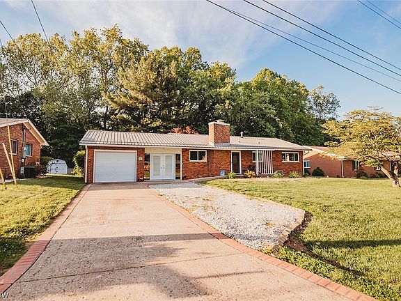 3rd image of 301 Bohl Dr