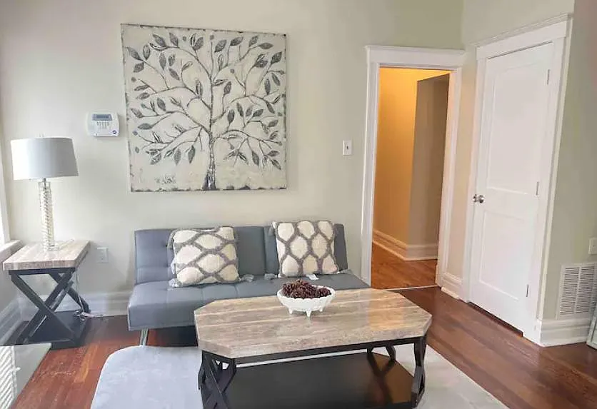6136 Delmar Blvd — Photo 4