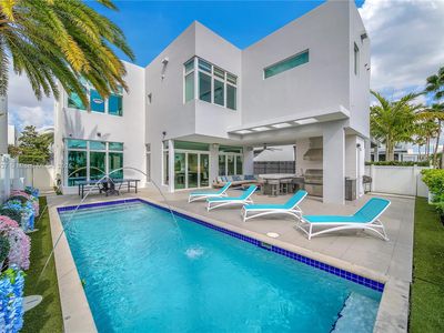 10580 NW 68th Ter, Doral, FL, 33178
