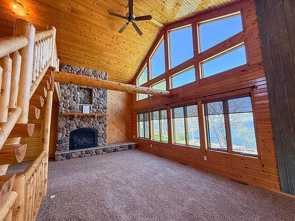 3rd image of 5862 Halls Dr
