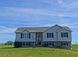 106 Deerview Dr, Newville, PA 17241
