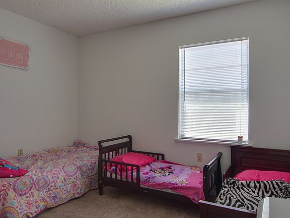 4th image of 3226 Croton Ave