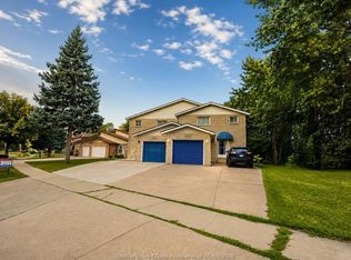 1030 S Pacific Ave, Windsor, ON N8X5A4