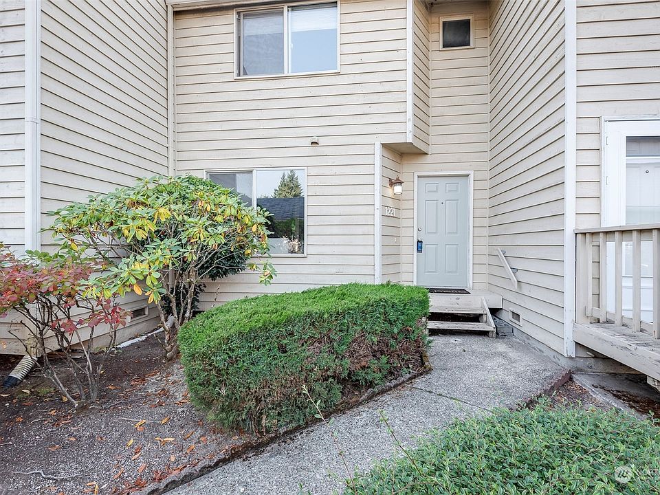 1st image of 1221 NE Jasmine Lane