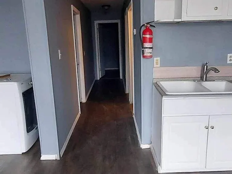426 E Market St #101 — Photo 11