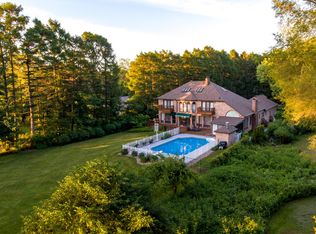 3144 S Lakeshore Dr, Saint Joseph, MI 49085