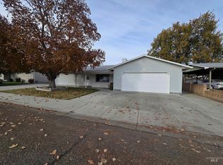 1203 Sears Dr, Ontario, OR 97914