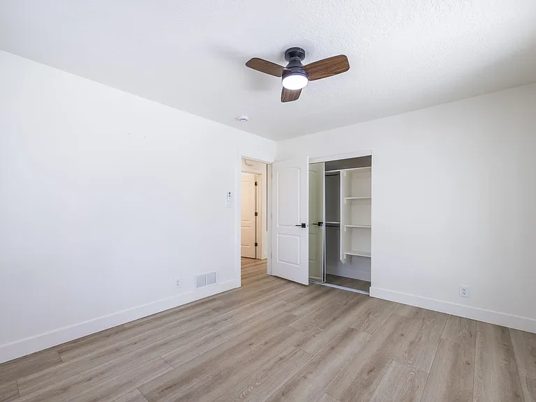 2327 E Bryan Ave — Photo 11
